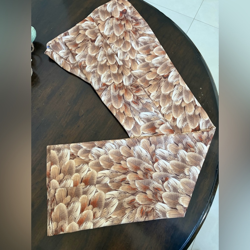 Feather print pants